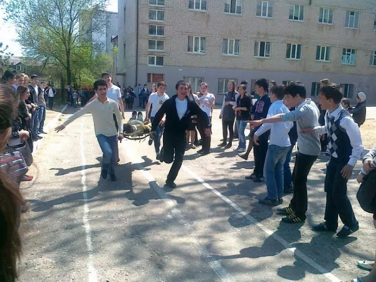 Гимназия 7 махачкала. 33 Школа Махачкала. Гимназия 33 Махачкала. Гаджиева Махачкала 33 школа. Школа 33 гимназия Махачкала.