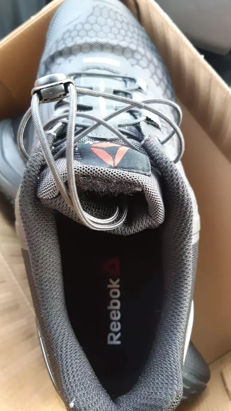 Reebok Outlet, ТЦ Континент в Новосибирске, ул. Кропоткина, 128А - фото,  отзывы 2024, рейтинг, телефон и адрес