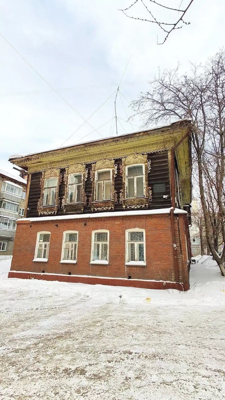 Памятник деревянного зодчества 1914 г.п. (Городской доходный дом) в  Новосибирске, ул. Салтыкова-Щедрина, 5 - фото, отзывы 2024, рейтинг,  телефон и адрес