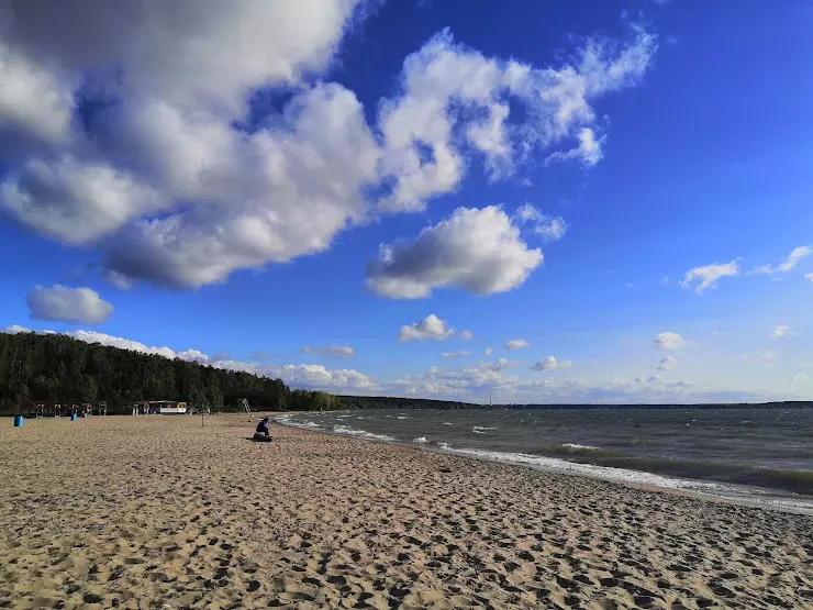 Пляж на обском море. Обское море пляж. Пляж Новосибирск. Обское море рисунок. Центральный пляж Обское море беседки.