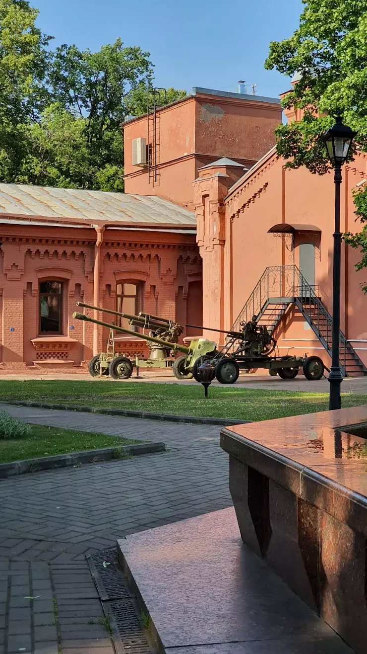 Памятник водовозу в Санкт-Петербурге, Шпалерная ул., 56 - фото, отзывы  2024, рейтинг, телефон и адрес