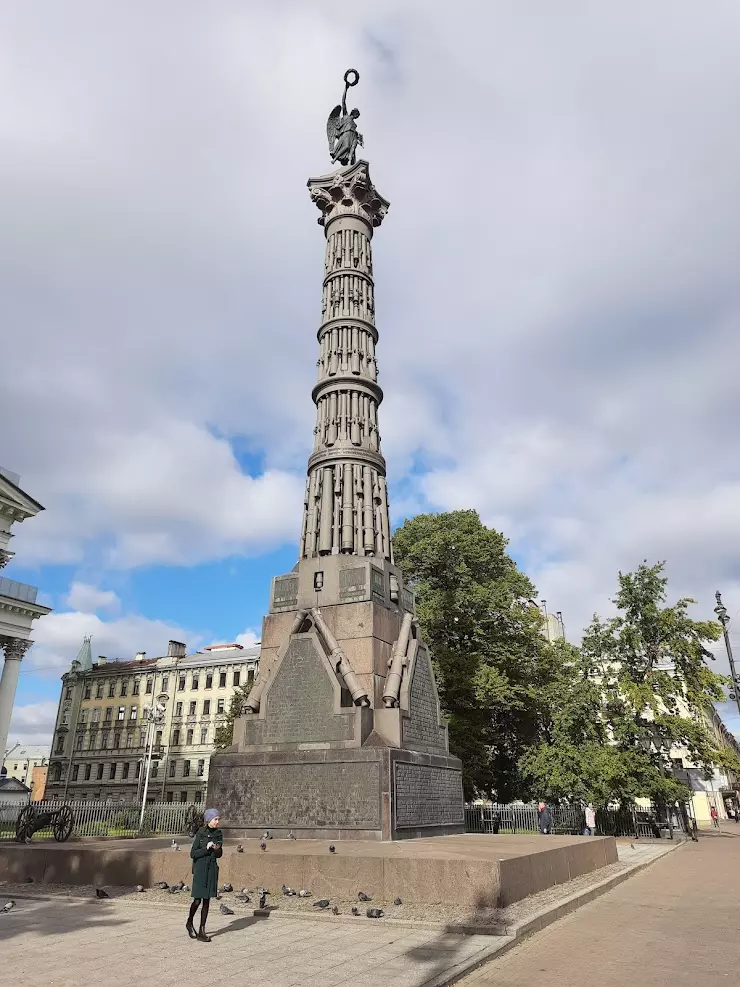 Троицкая площадь в измайловском полку