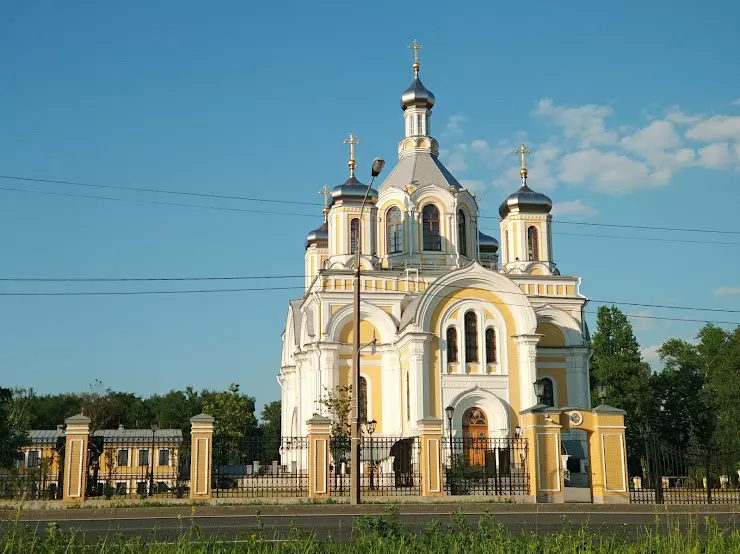 Храм Святой Троицы в Санкт-Петербурге, Октябрьская наб., 18 - фото, отзывы  2024, рейтинг, телефон и адрес