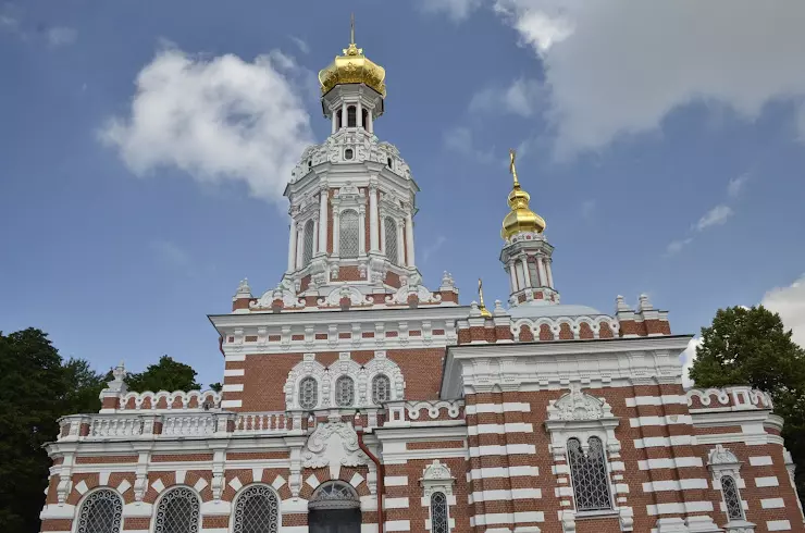 Воскресенская Церковь на Васильевском острове. Храм на Камской улице в СПБ. Церковь Иулиана Тарсийского внутри.