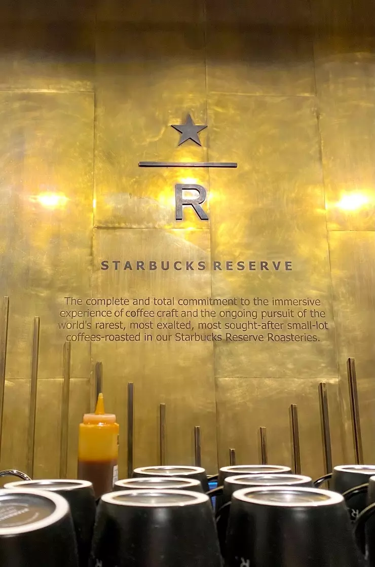 Starbucks в Москве, Неглинная ул., 15 - фото, отзывы 2024, рейтинг, телефон  и адрес