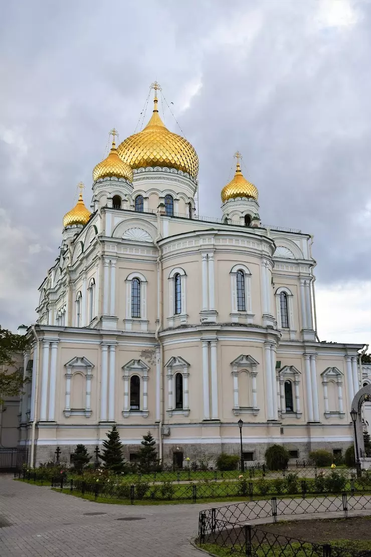 Новодевичий Монастырь в Санкт-Петербурге, Московский пр-т., 100 - фото,  отзывы 2024, рейтинг, телефон и адрес