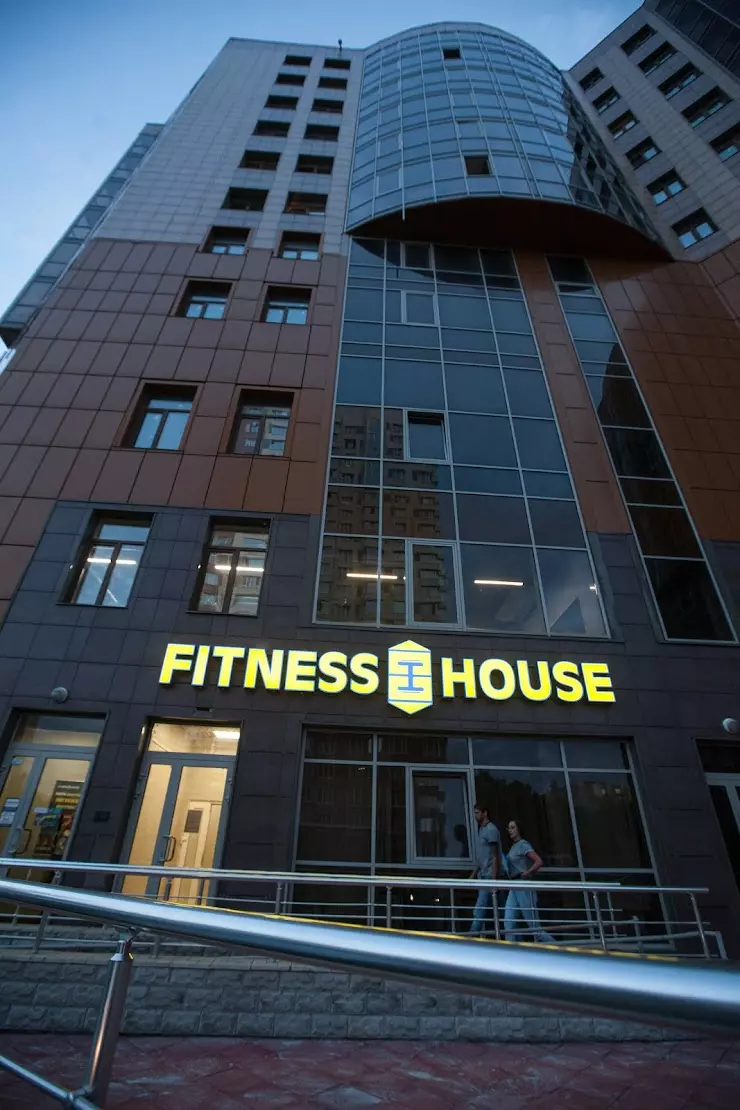 Fitness House в Санкт-Петербурге, Краснопутиловская ул., 111А, 1, 2 этаж -  фото, отзывы 2024, рейтинг, телефон и адрес