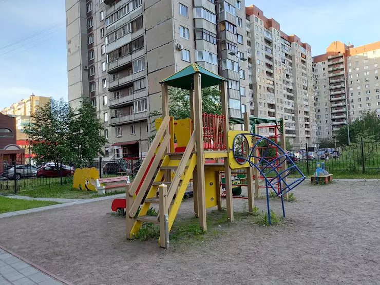 Детская площадка ТСЖ "Звёздное" в Санкт-Петербурге - фото, отзывы 2023,  рейтинг, телефон и адрес