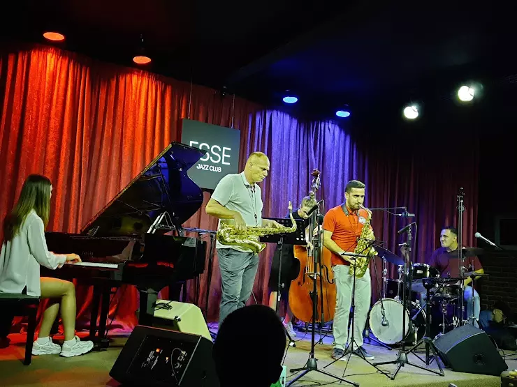 Кроп арена просп шолохова 270 1. Esse Ростов на Дону Jazz Club зал. Джаз клуб эссе Красноармейская ул., 166 фото. Джаз клуб эссе Пятницкая ул., 27, стр. 3а, Москва фото. Esse Ростов на Дону Jazz Club высокие столы.