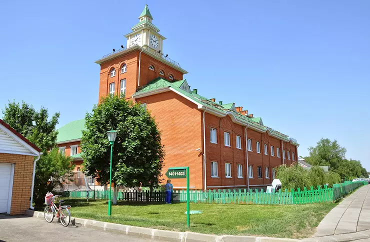 Московская школа сизая. International School of Moscow Росинка. Фото здания воскресной школы. Rosinka Campus building 41 IRC Rosinka Krasnogorsky Region Moscow rural 143442. 9350sp Rosinka.