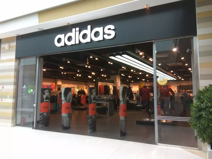 Adidas Гринвич. Магазин адидас в Уфе. Республика Башкортостан, Уфа, ул. Энтузиастов, 20. Планета ул. Энтузиастов, 20, Уфа фото.