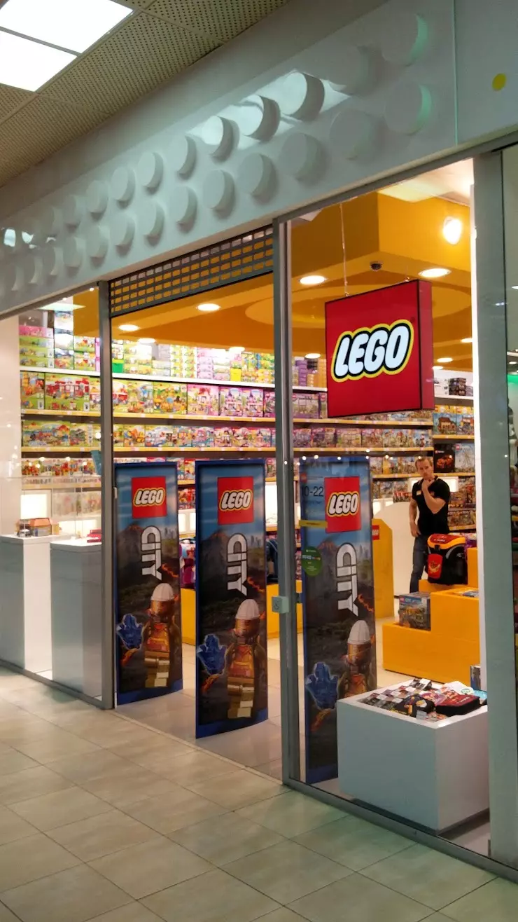 Фирменный магазин Lego в Екатеринбурге, ул. 8 Марта, 46 - фото, отзывы  2024, рейтинг, телефон и адрес