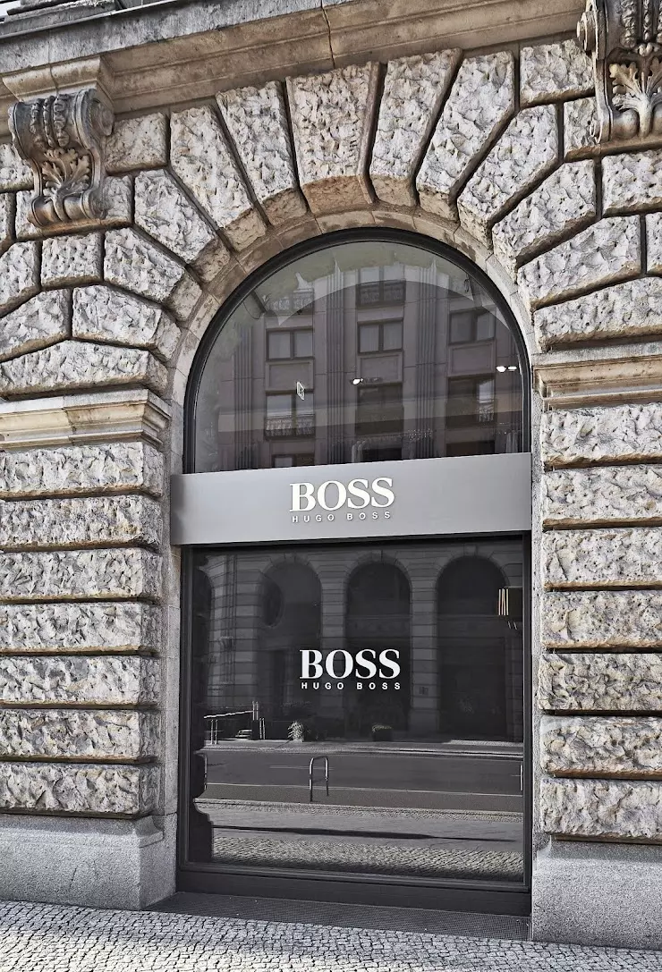 HUGO BOSS в Уфе, ul, ул. Мустая Карима, 42 - фото, отзывы 2024, рейтинг,  телефон и адрес