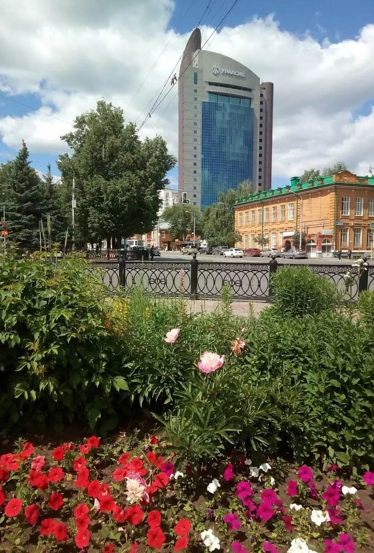 Памятник 50-летия Октябрьской революции в Уфе, ул. Революционная, 18 -  фото, отзывы 2024, рейтинг, телефон и адрес