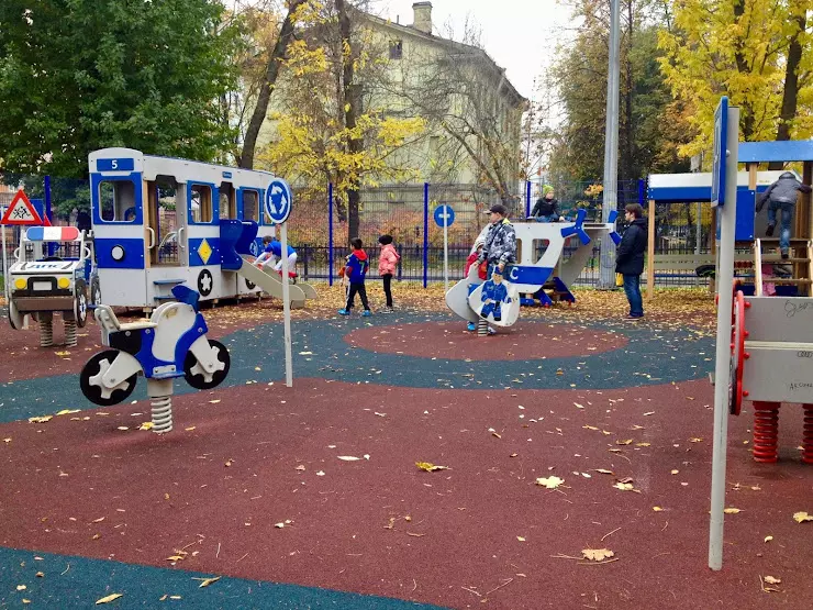Детская площадка "ГАИ" в Санкт-Петербурге, Пионерская ул., 13 - фото,  отзывы, рейтинг, телефон и адрес