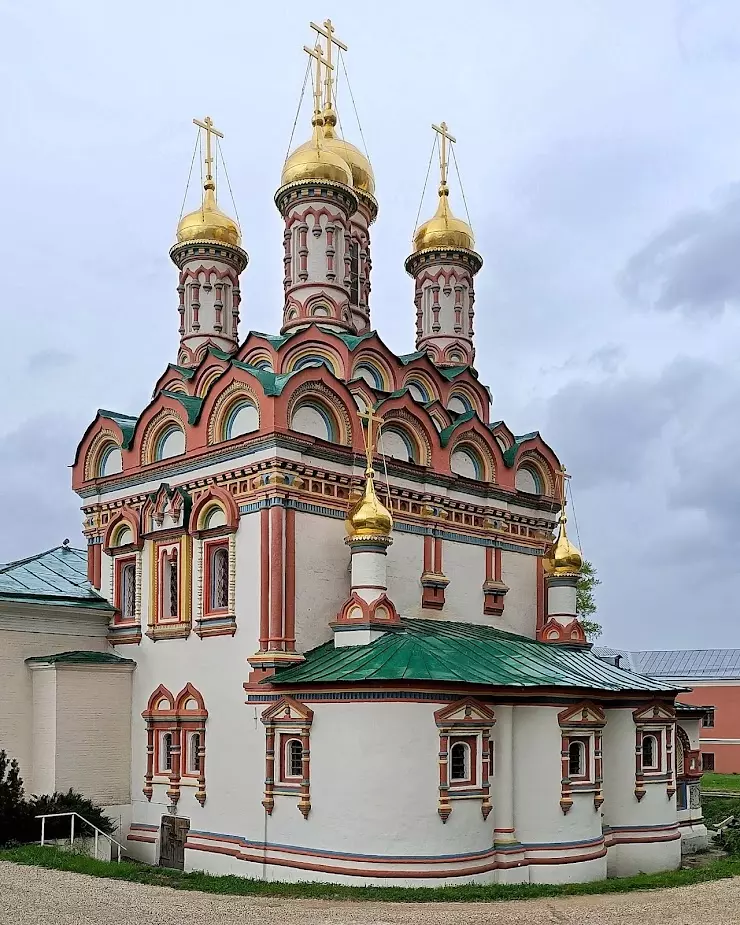 Церковь Николая Чудотворца на Берсеневке в Верхних Садовниках в Москве,  Берсеневская набережная, 18-22 - фото, отзывы 2024, рейтинг, телефон и адрес