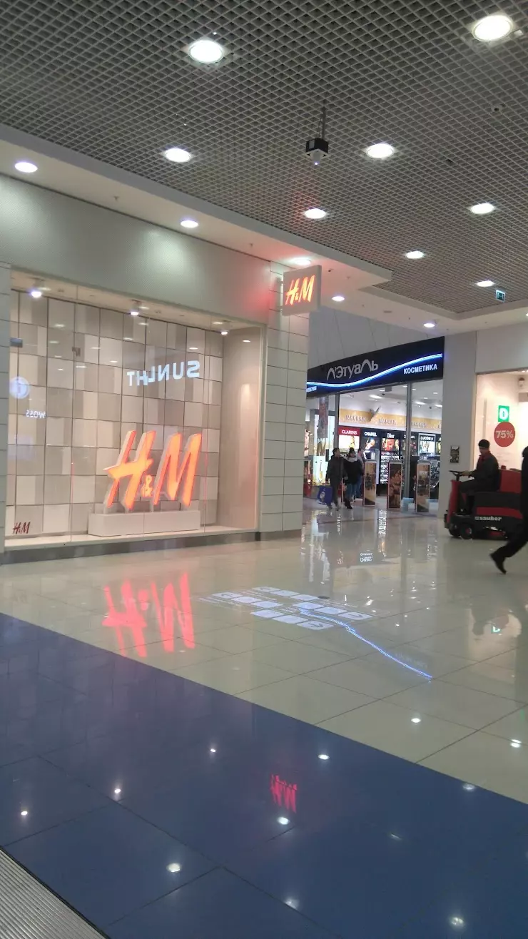 H&M в Реутове, Носовихинское ш., 45 - фото, отзывы 2024, рейтинг, телефон и  адрес