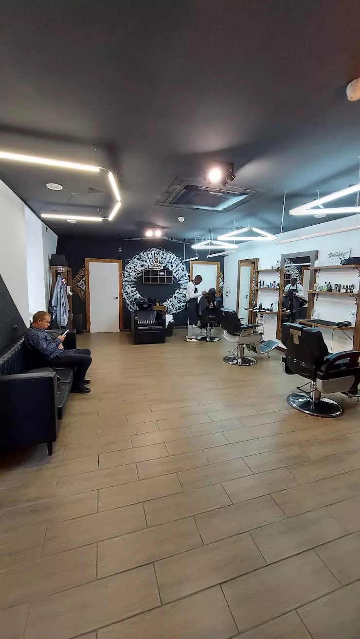 Blackdog Barbershop в Челябинске, ул. Воровского, 1 - фото, отзывы 2024,  рейтинг, телефон и адрес