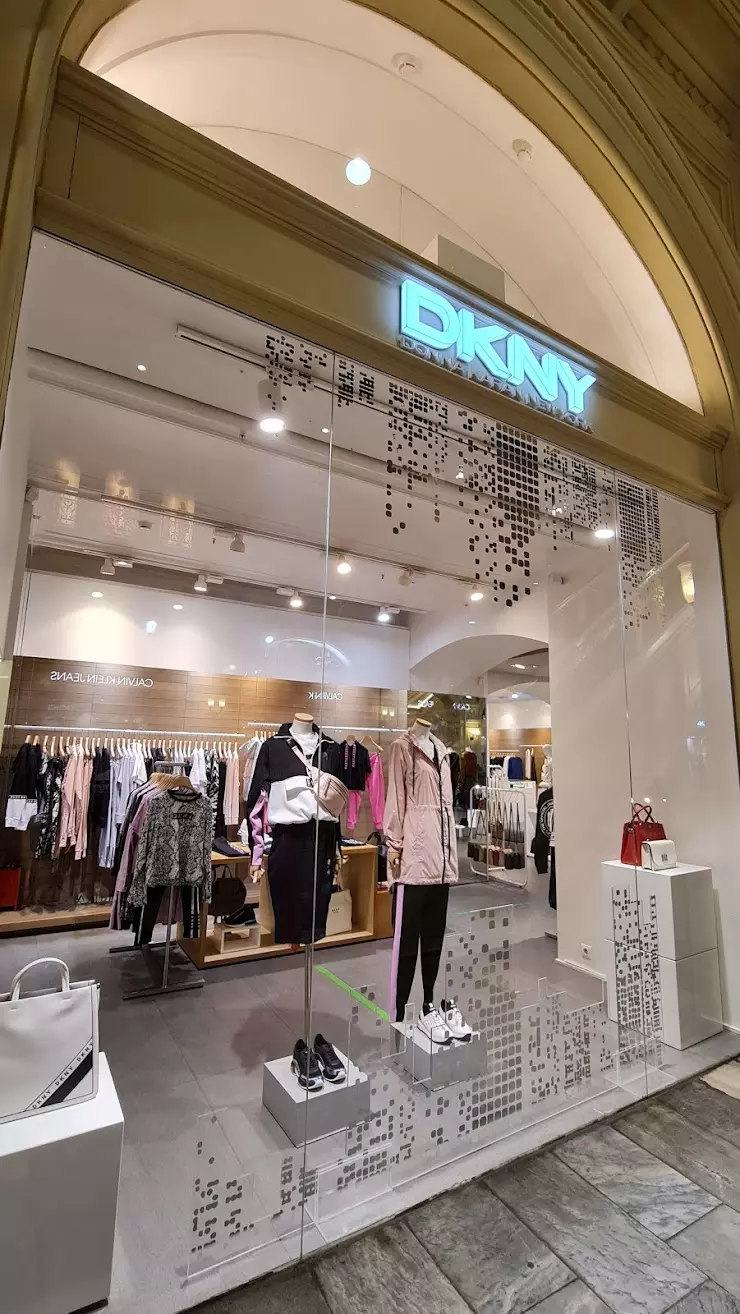 DKNY в Москве, Red Square, 3, Floor 2 - фото, отзывы 2024, рейтинг, телефон  и адрес