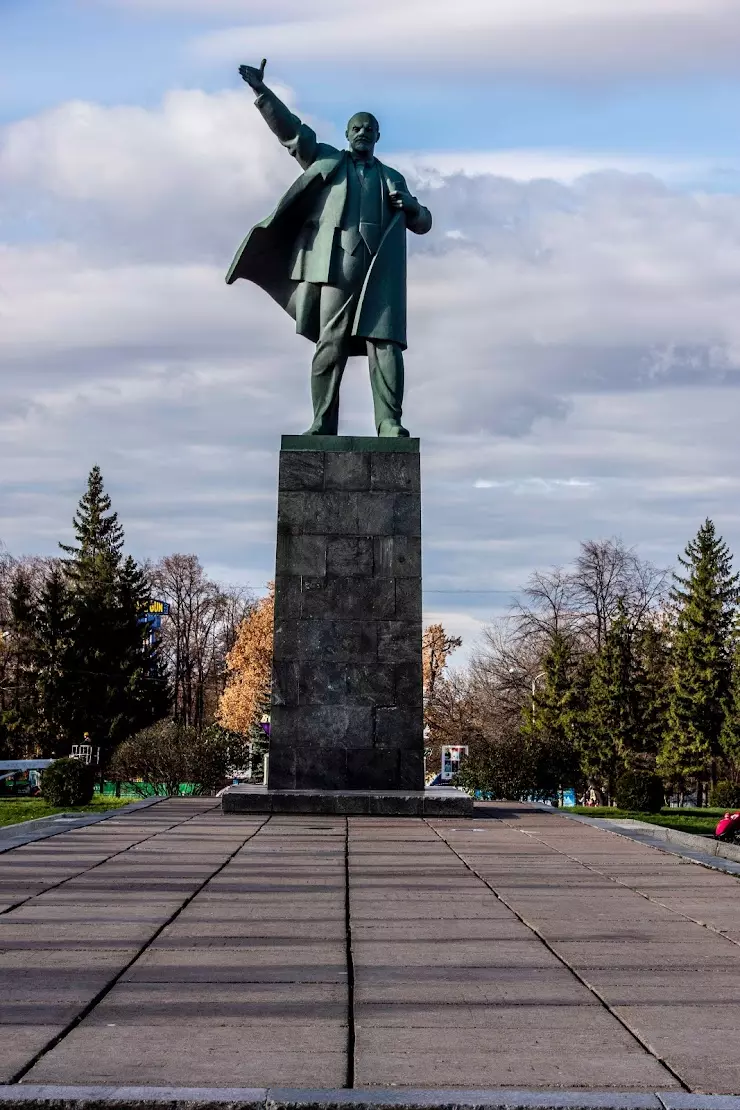 Памятник Ленину в Уфе, ул. пр-т. Октября, 141 - фото, отзывы 2024, рейтинг,  телефон и адрес