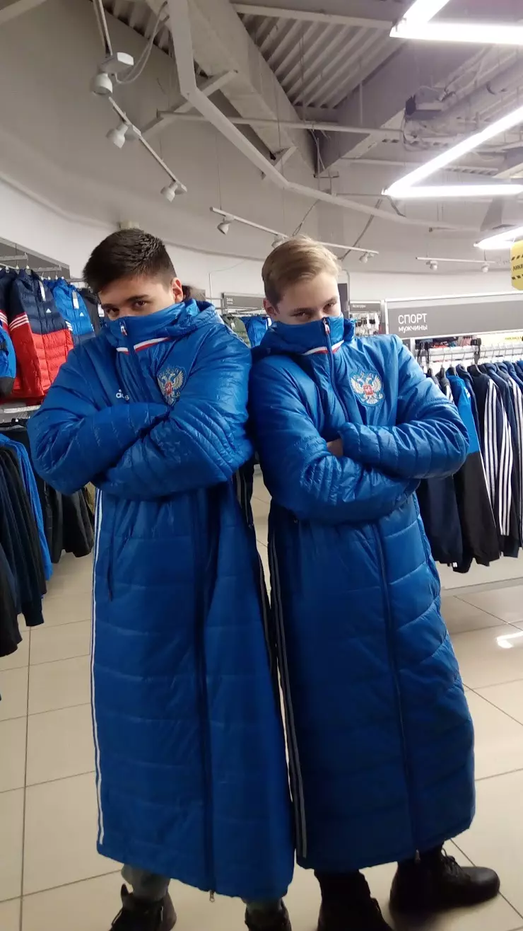 adidas & Reebok Outlet, ТЦ АТ Маркет в Омске, ул. 6-я Станционная, 2/3 -  фото, отзывы 2024, рейтинг, телефон и адрес