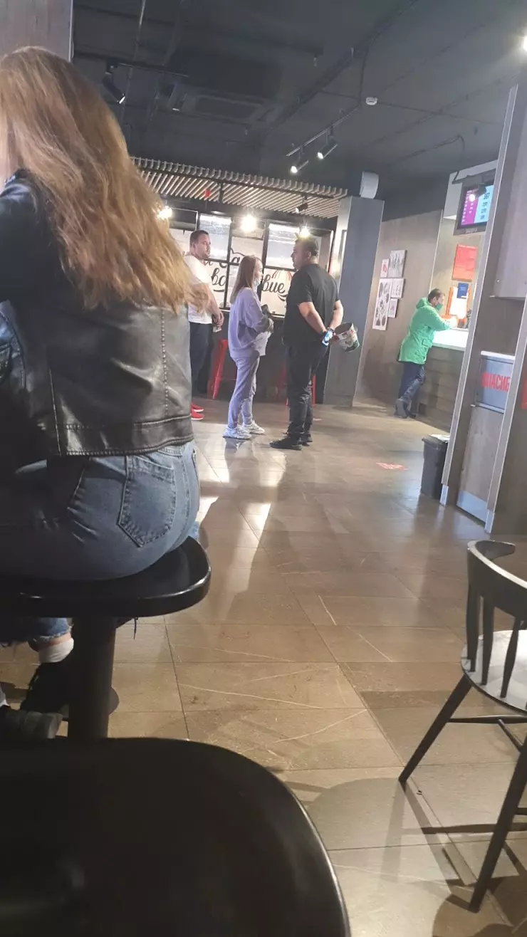 KFC в Красноярске, ул. Молокова, 56/1 корпус А - фото, отзывы 2024,  рейтинг, телефон и адрес