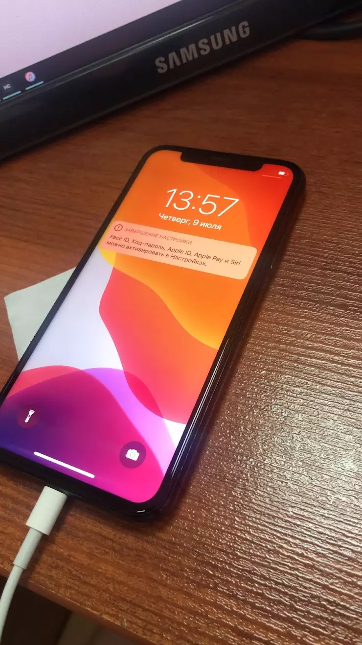 Ремонт iPhone, iPad, Macbook. Специализированный Сервис Apple в  Екатеринбурге, ул. Радищева, 10 - фото, отзывы 2024, рейтинг, телефон и  адрес
