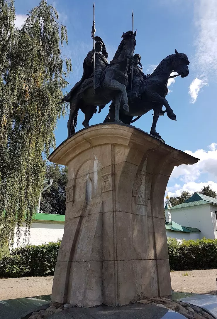 Памятник князьям Борису и Глебу в Дмитрове, ул. Минина, 19 - фото, отзывы  2024, рейтинг, телефон и адрес