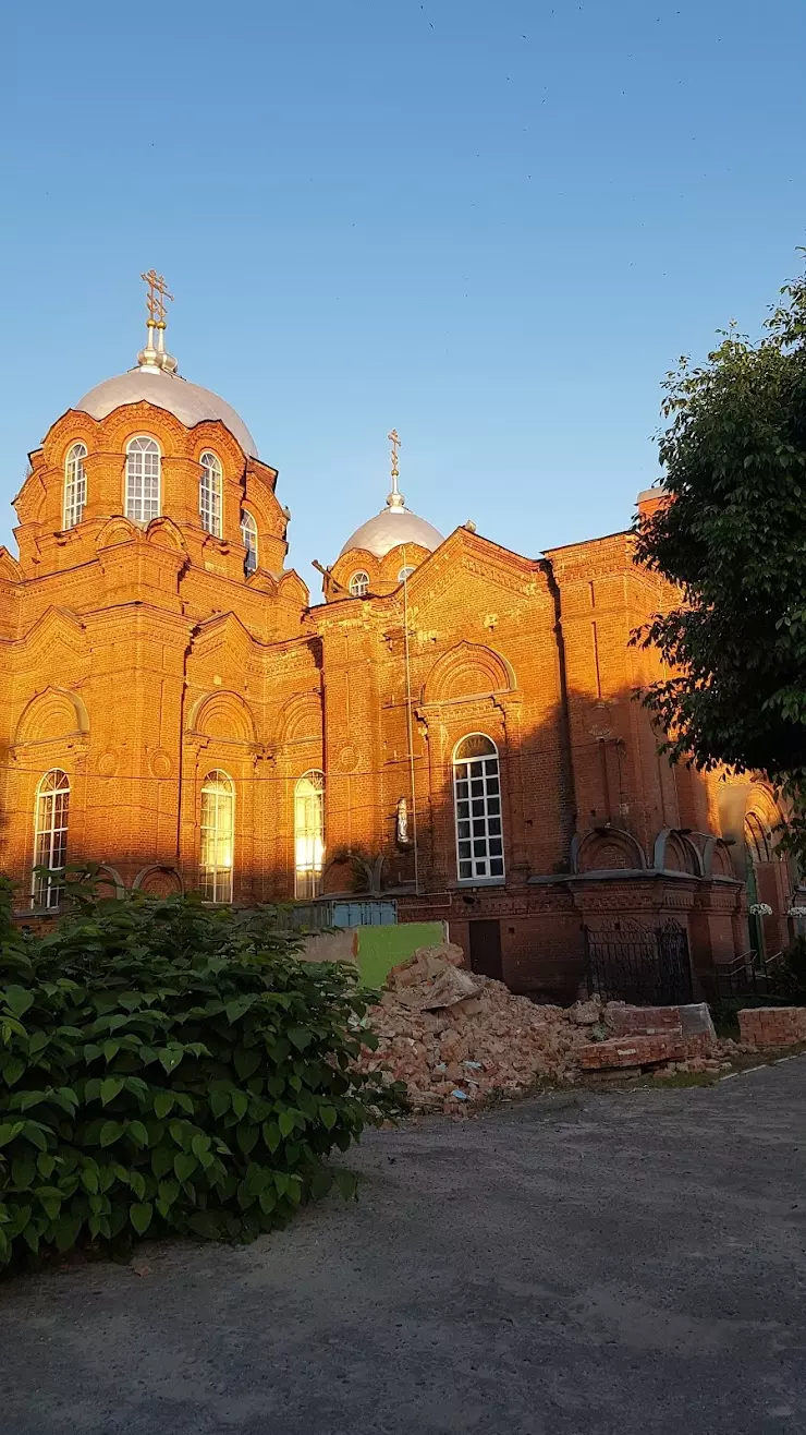 Обоянский Районный Дом Культуры в Обояни, 1 Мая ул., 64 - фото, отзывы  2024, рейтинг, телефон и адрес