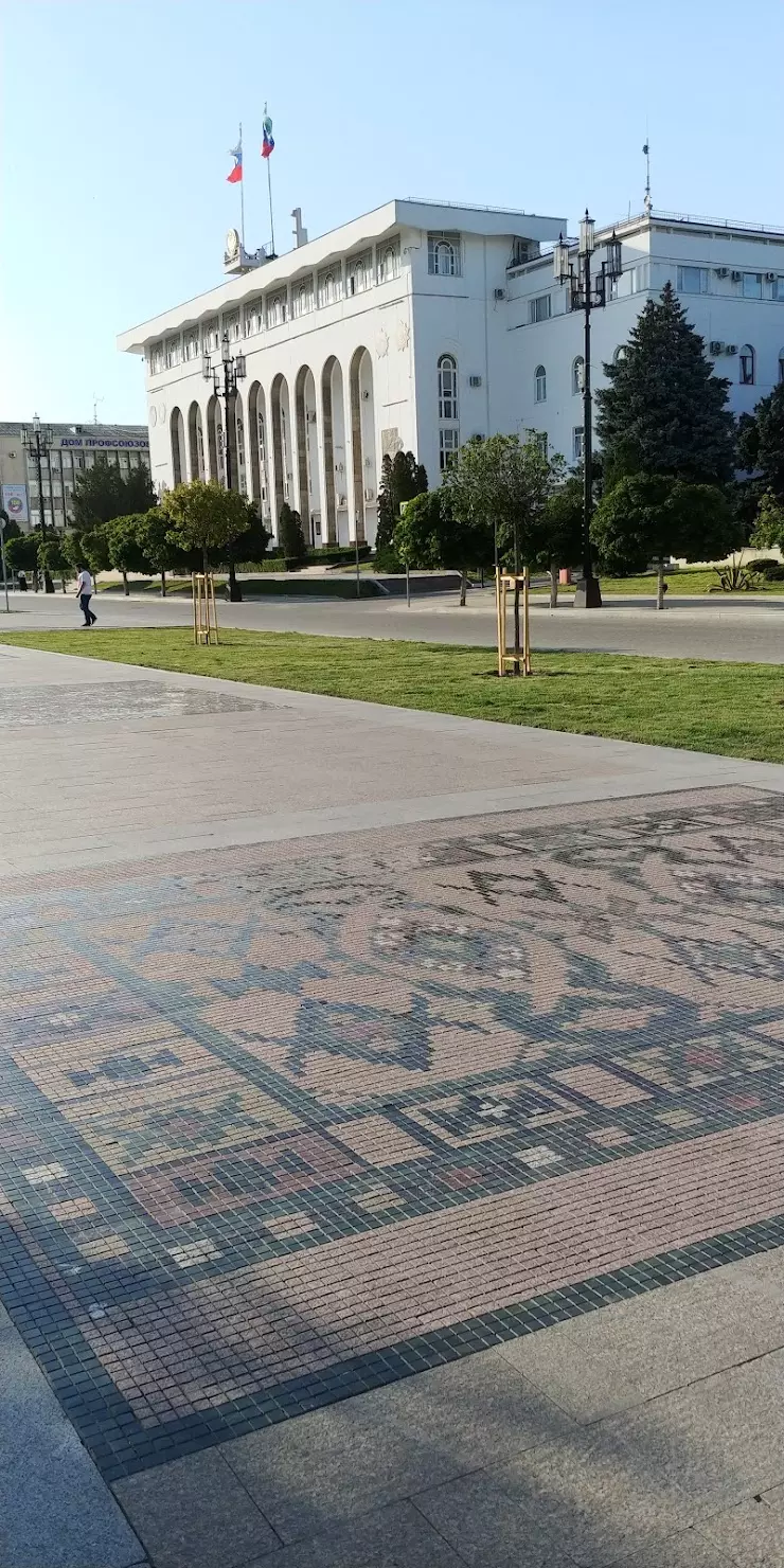 площадь им. В.И.Ленина в Махачкале, просп. Расула Гамзатова, 1 - фото,  отзывы 2024, рейтинг, телефон и адрес