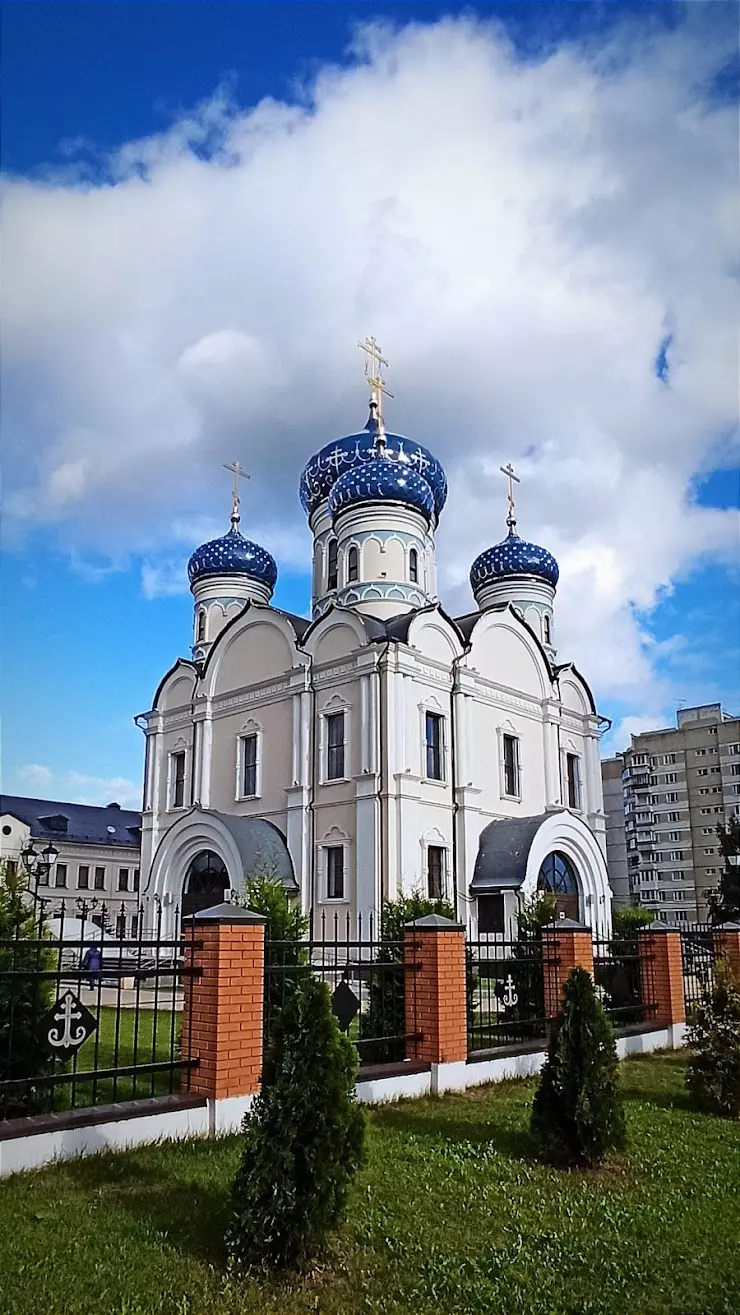 Храм святого праведного воина Феодора Ушакова в Южном Бутове в Москве,  Южнобутовская ул. - фото, отзывы 2024, рейтинг, телефон и адрес