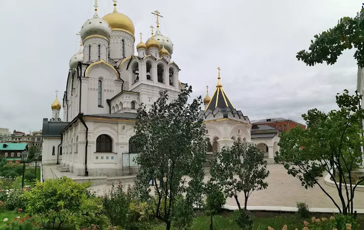 Византийский стиль Зачатьевский монастырь. Центральное пятикуполье Зачатьевский монсвть. Зачатьевский монастырь Москва стена. Зачатьевский монастырь иконы.