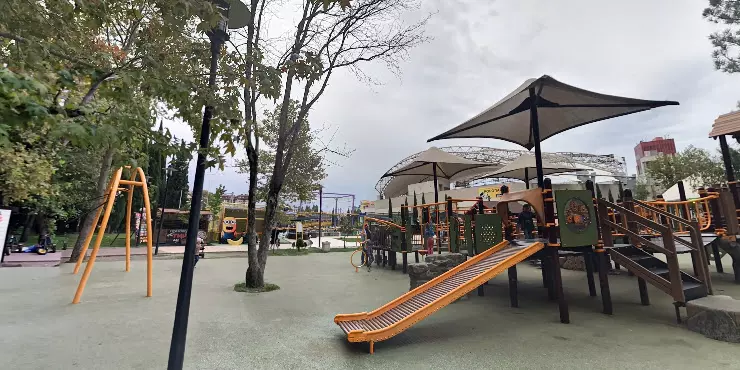 Детская Площадка Около Трц Мандарин в Сочи, Интернациональная ул., 1 -  фото, отзывы, рейтинг, телефон и адрес