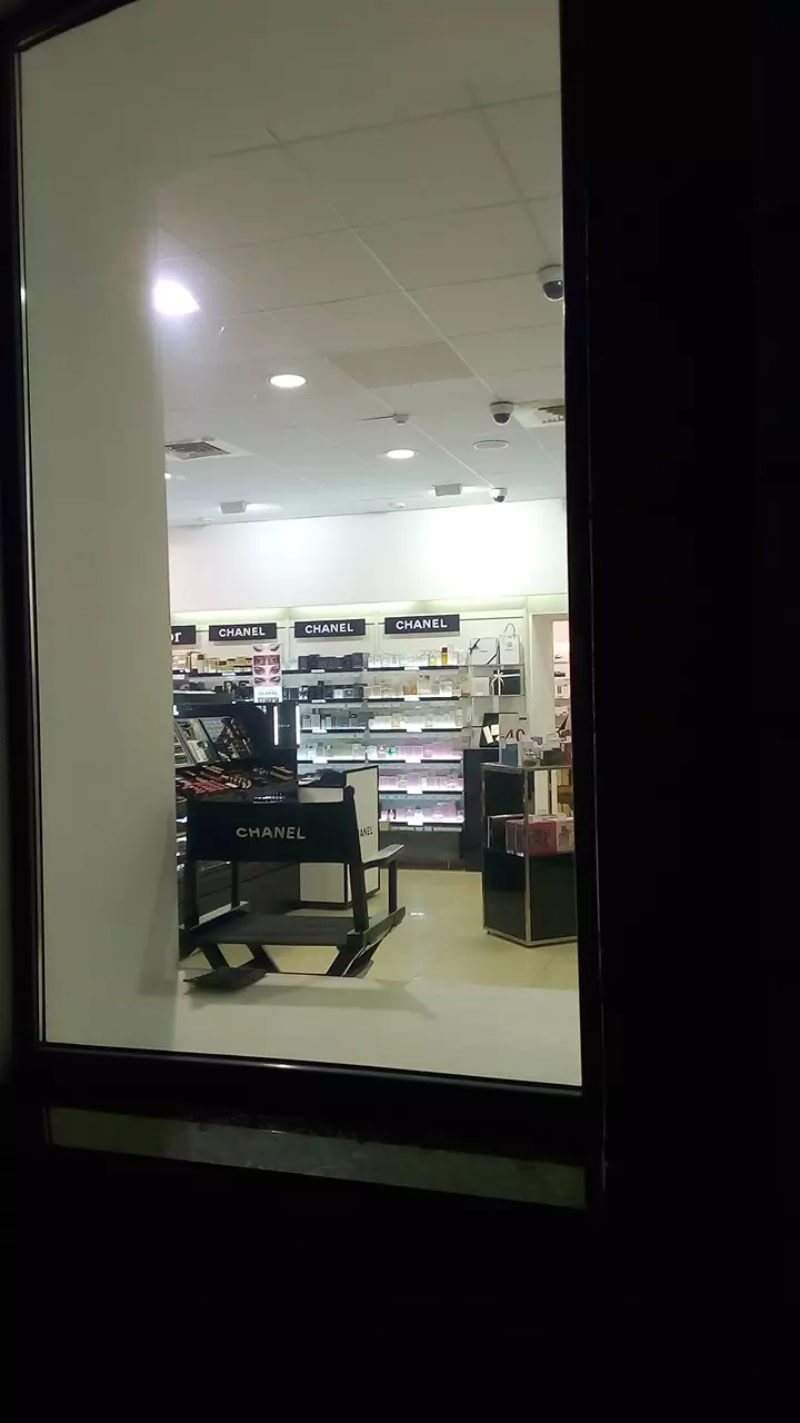 SEPHORA SARATOV 1 YABLOCHKOVA STR. в Саратове, ул. Яблочкова, 1/35 - фото,  отзывы 2024, рейтинг, телефон и адрес