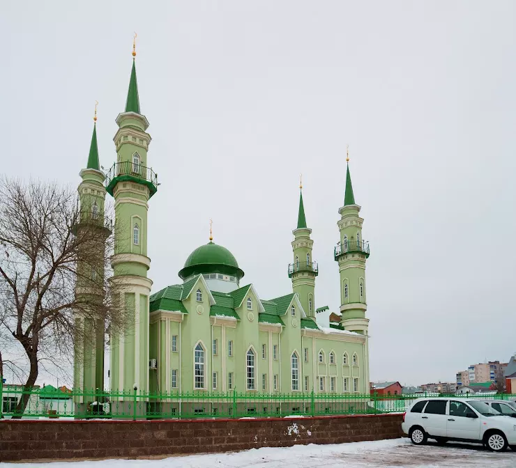 Мечеть в самом северном городе. Мечеть Стерлитамак. Стерлитамакское медресе Стерлитамак. Новая мечеть Стерлитамак. Красивая мечеть Стерлитамака.