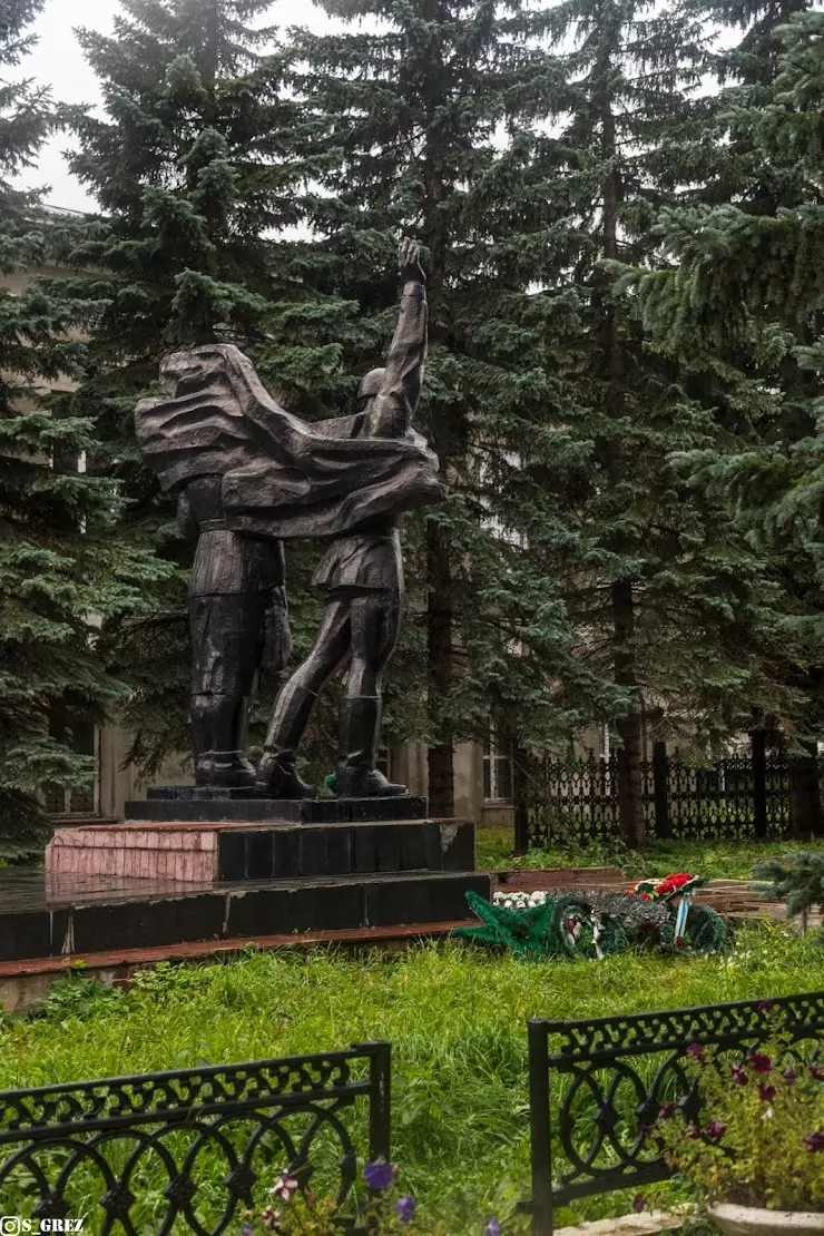 Памятник героям фронта и тыла в Златоусте, пл. 3 Интернационала - фото,  отзывы 2024, рейтинг, телефон и адрес