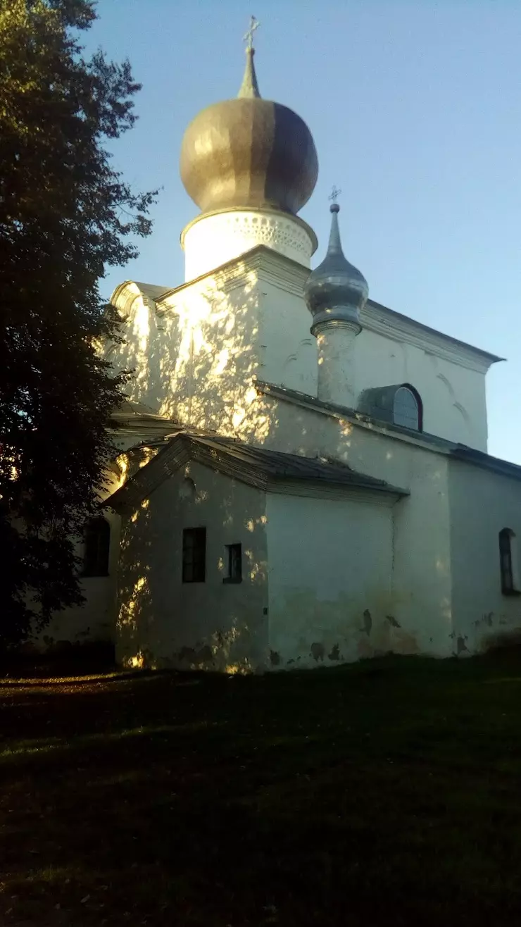 Легенда в Пскове, Гостиница 