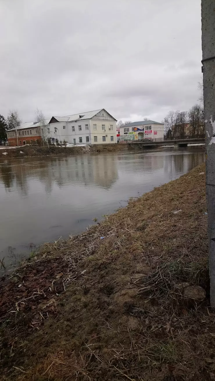 Сквер ветеранов в Гагарине, ул. Ленина, 4 - фото, отзывы 2024, рейтинг,  телефон и адрес