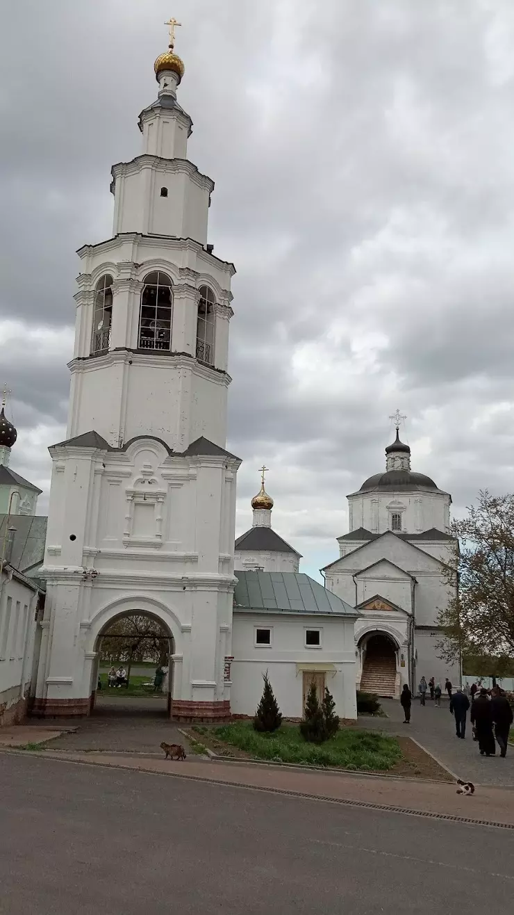 Рыльский Свято-Николаевский мужской монастырь в Рыльске, Мирная ул., 2 -  фото, отзывы 2024, рейтинг, телефон и адрес