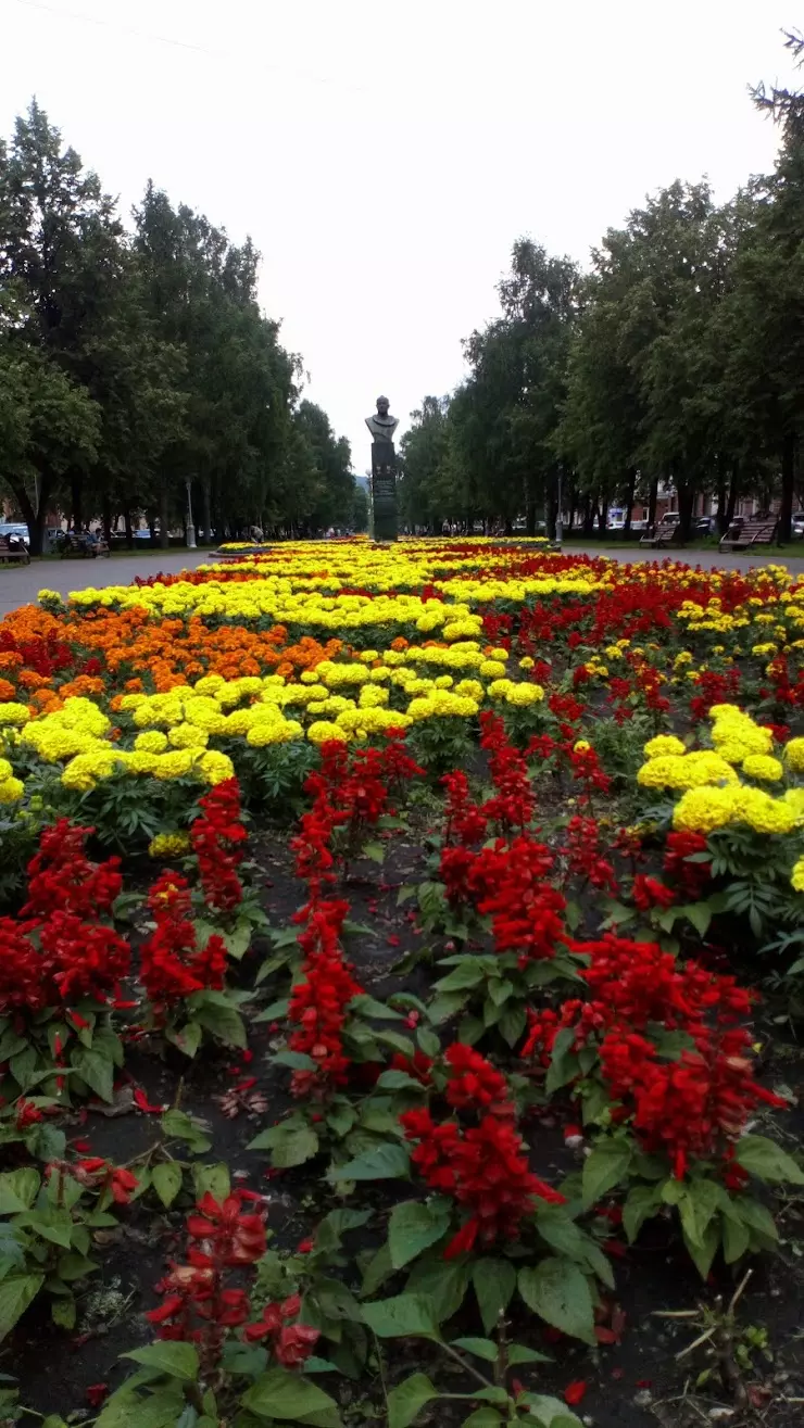 Бюст Алексея Архиповича Леонова в Кемерово, Весенняя ул., 7 - фото, отзывы  2024, рейтинг, телефон и адрес