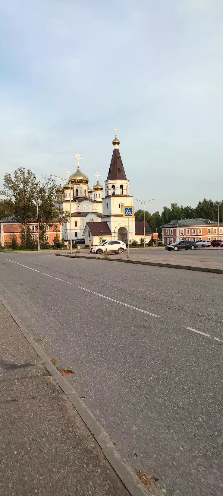 Кафедральный Собор Афанасия и Феодосия Череповецких в Череповце, ул. К.  Белова, 5 - фото, отзывы 2024, рейтинг, телефон и адрес