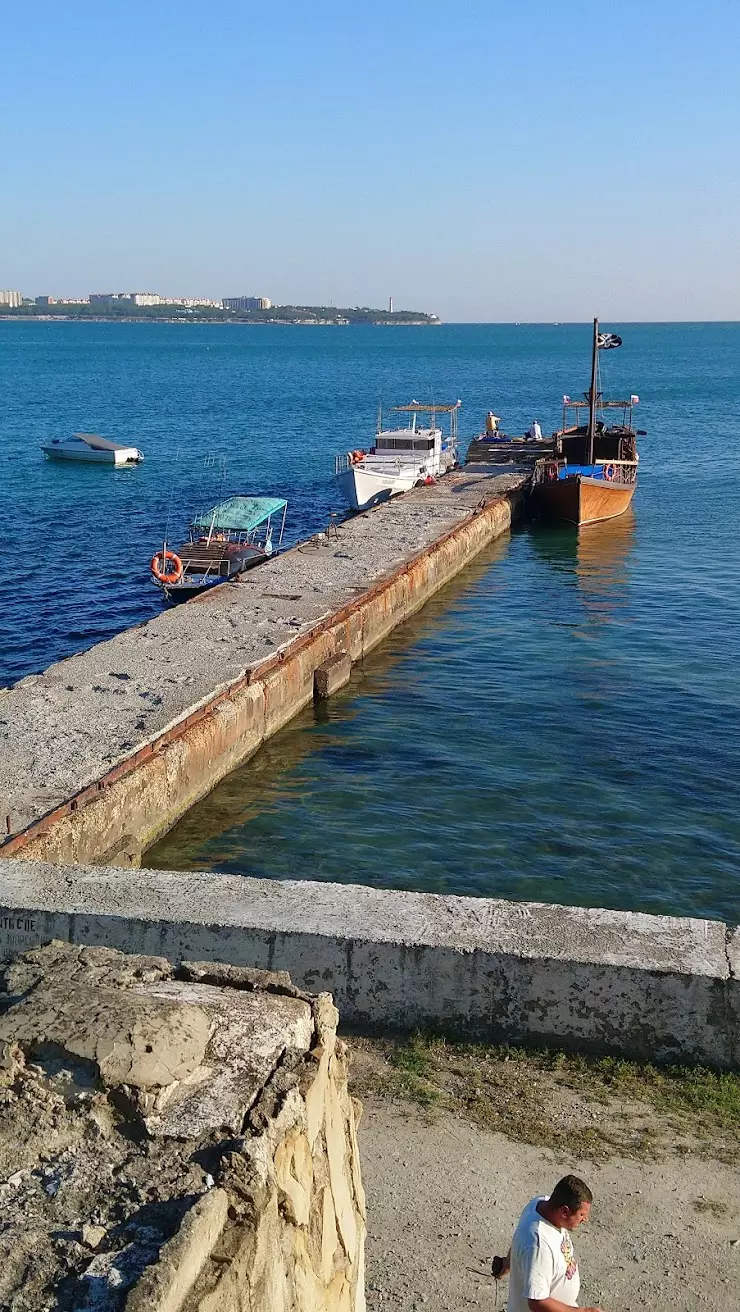 Причал 84 в Геленджике, ул. Туристическая, 19 - фото, отзывы 2024, рейтинг,  телефон и адрес