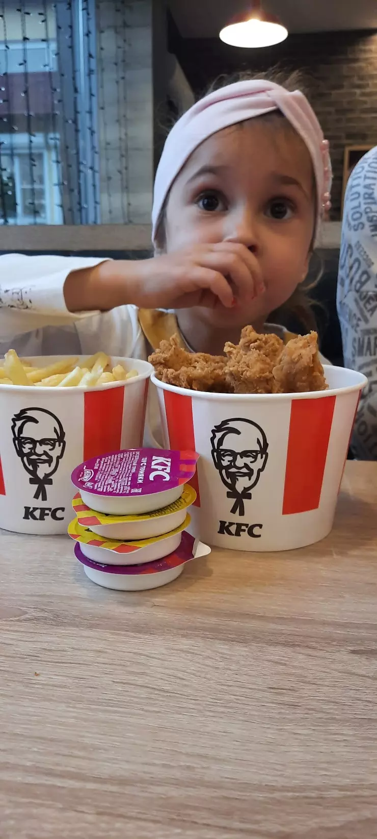 KFC в Краснодаре, ул. Ставропольская, 95 - фото, отзывы 2024, рейтинг,  телефон и адрес