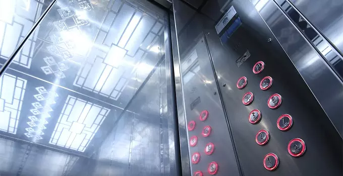 Телефон лифтовой службы. Лифт ЩЛЗ. Рустеп лифты. Лифтовое оборудование с завода. Кнопки лифта.